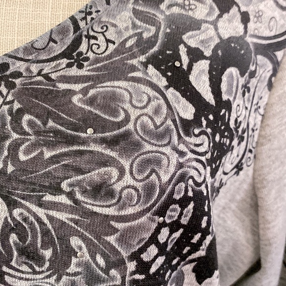 cb established 1962 women’s l/sleeve  top paisley design front and sleeves 1X - Picture 4 of 13